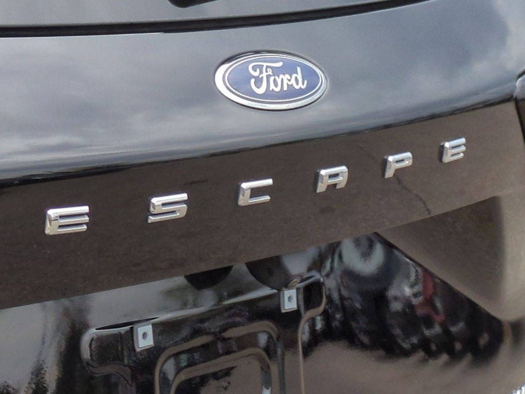 Thumbnail: 2023 Ford Escape - 9