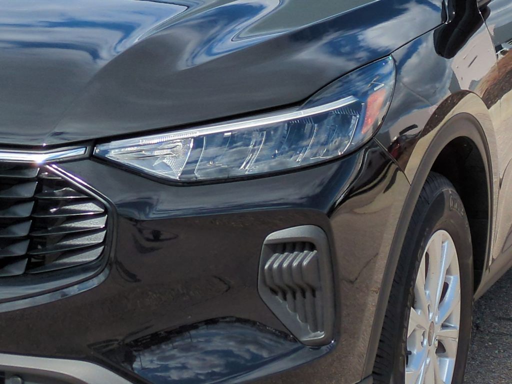 Thumbnail: 2024 Ford Escape - 23