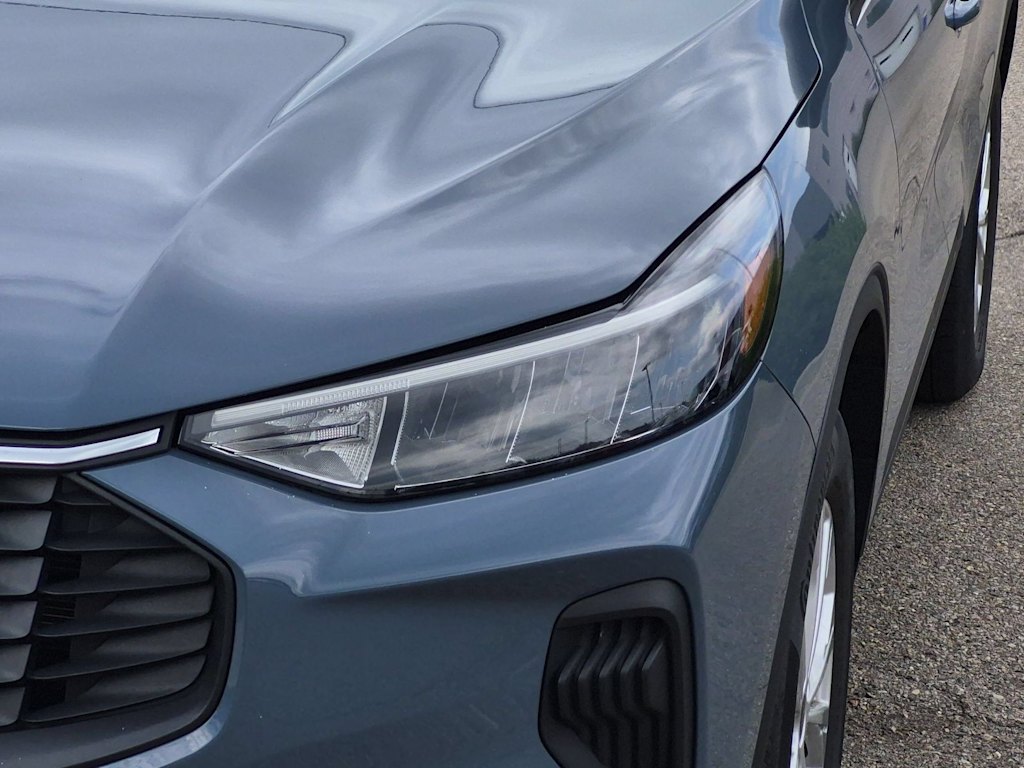 Thumbnail: 2023 Ford Escape - 23