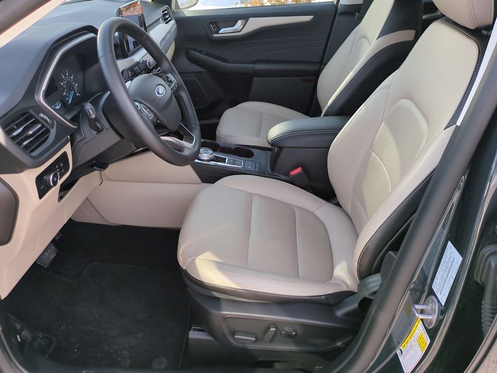 Thumbnail: 2022 Ford Escape - 11