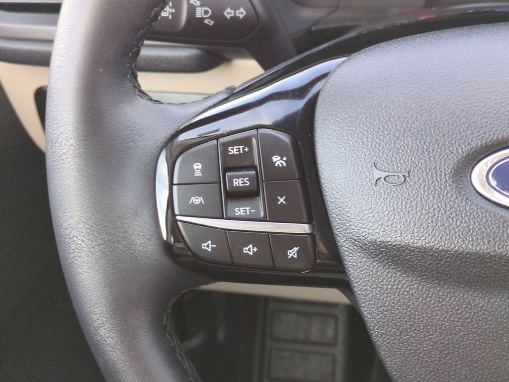 Thumbnail: 2022 Ford Escape - 27