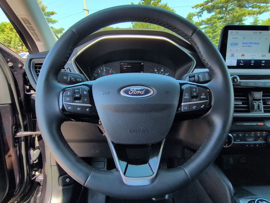 Thumbnail: 2022 Ford Escape - 13