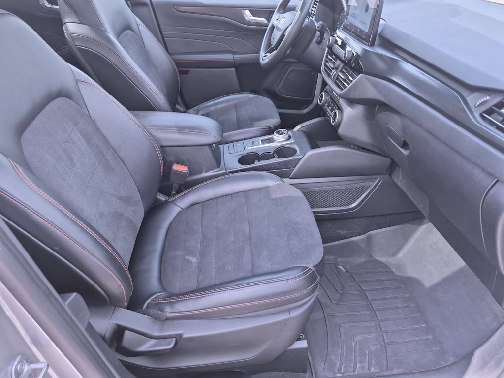 Thumbnail: 2022 Ford Escape - 11