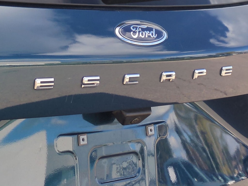 Thumbnail: 2020 Ford Escape - 15