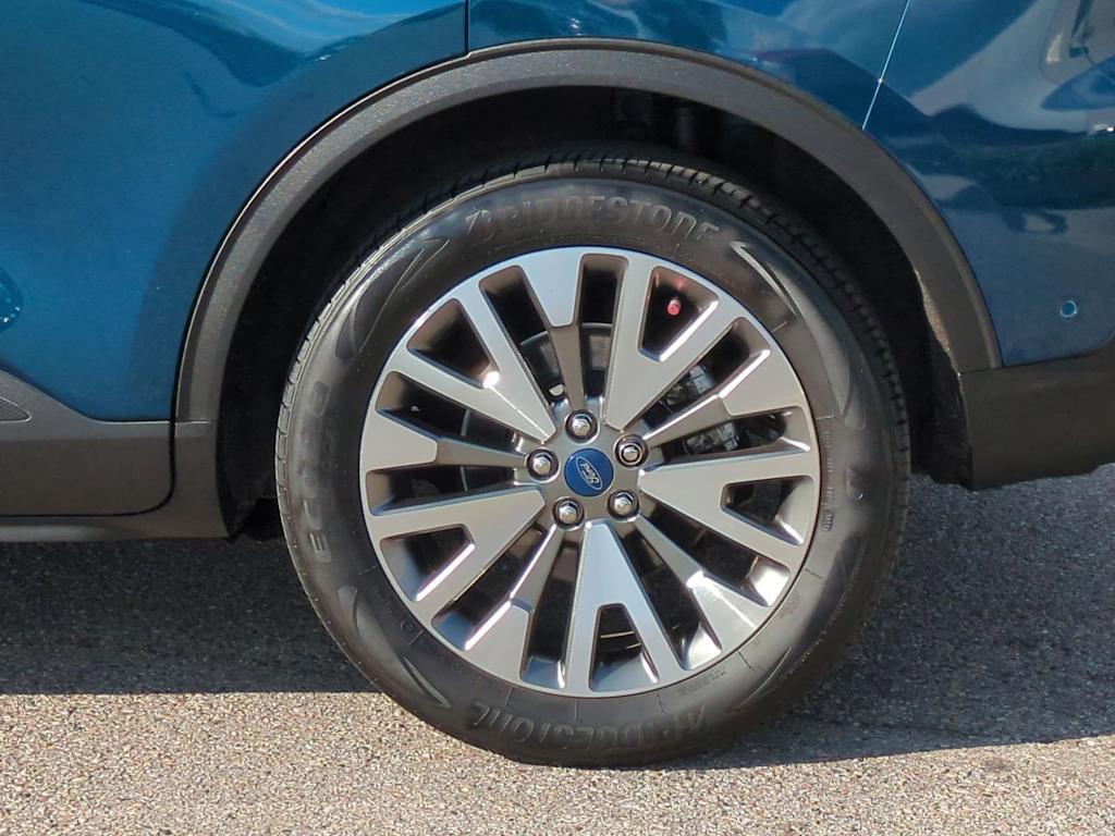 Thumbnail: 2020 Ford Escape - 8