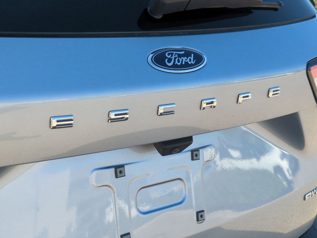 Thumbnail: 2022 Ford Escape - 15