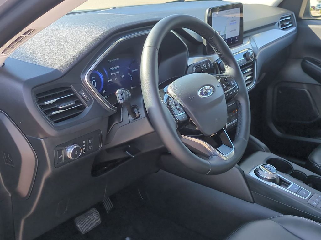 Thumbnail: 2022 Ford Escape - 2