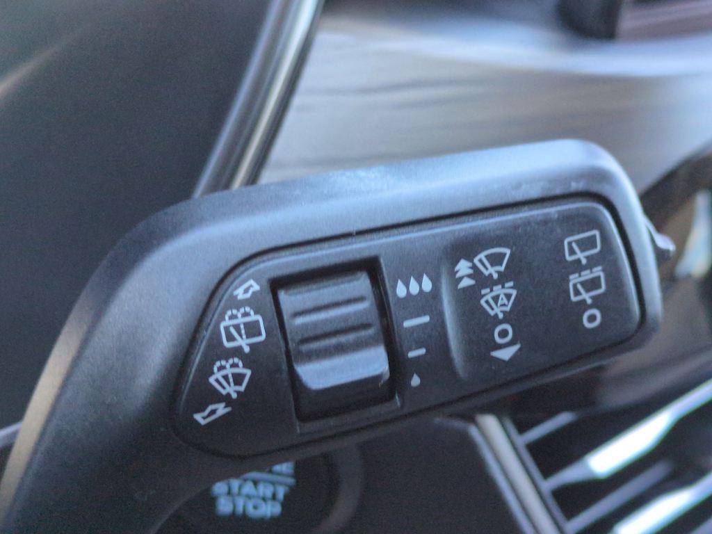 Thumbnail: 2020 Ford Escape - 31