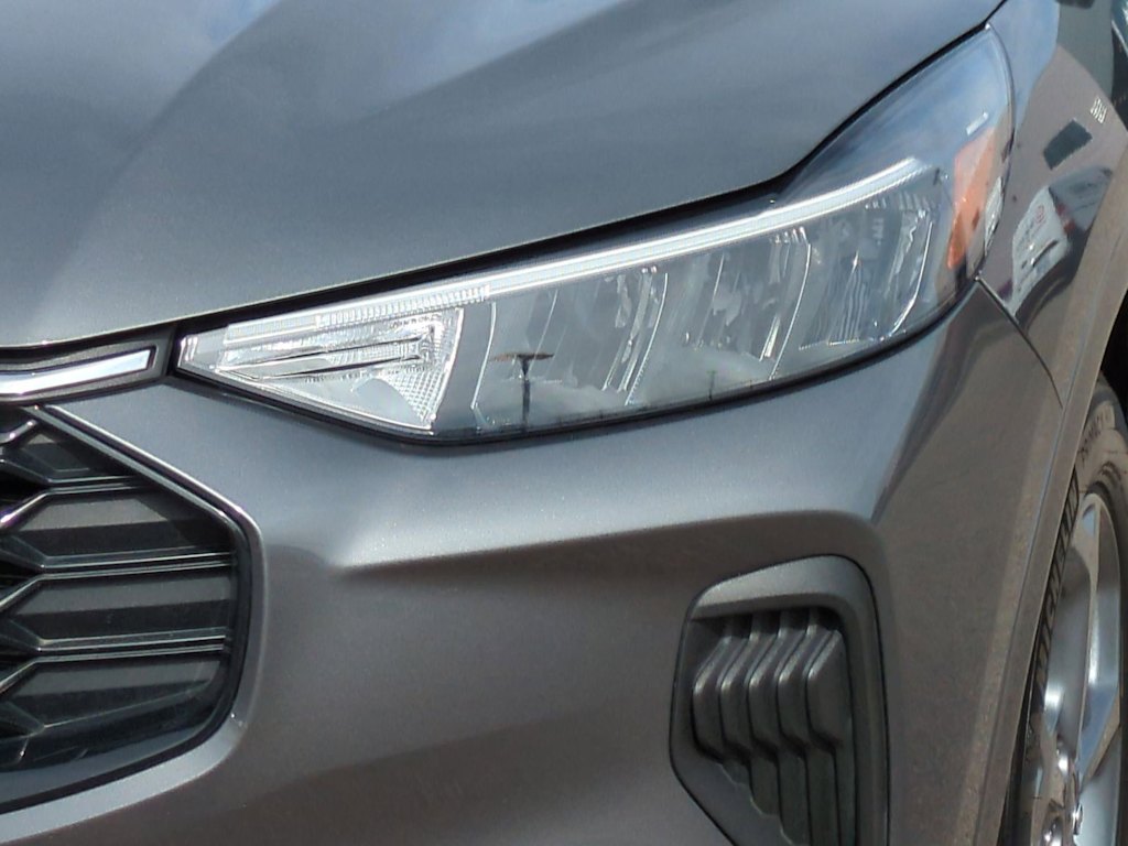 Thumbnail: 2023 Ford Escape - 23
