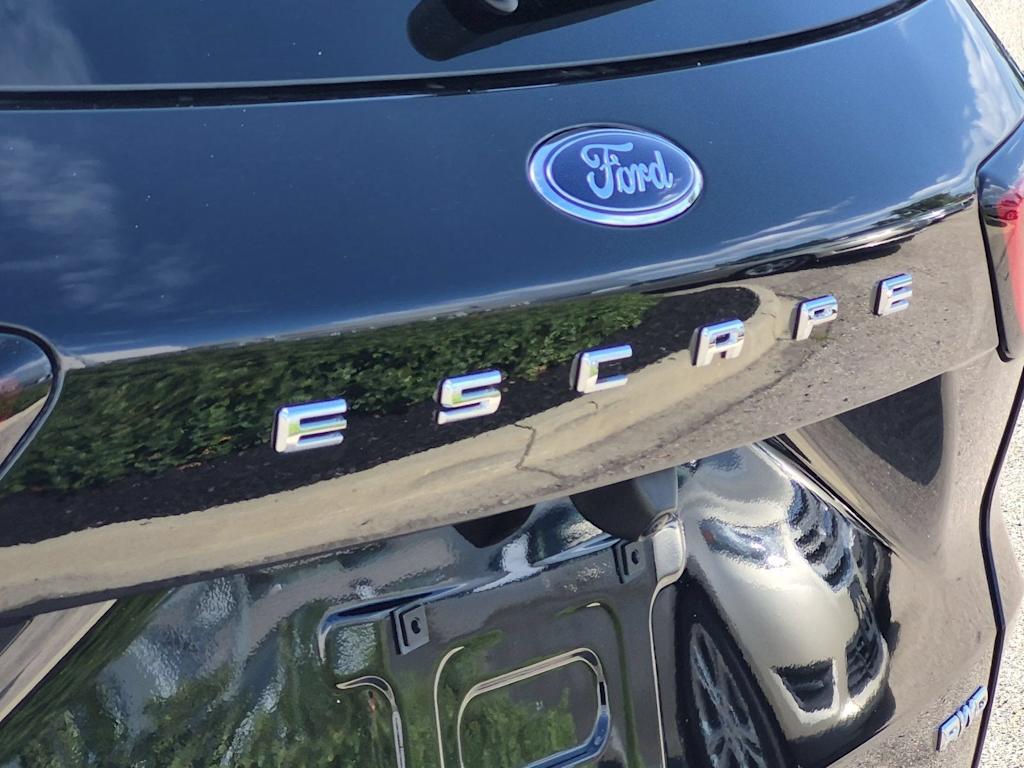 Thumbnail: 2023 Ford Escape - 24