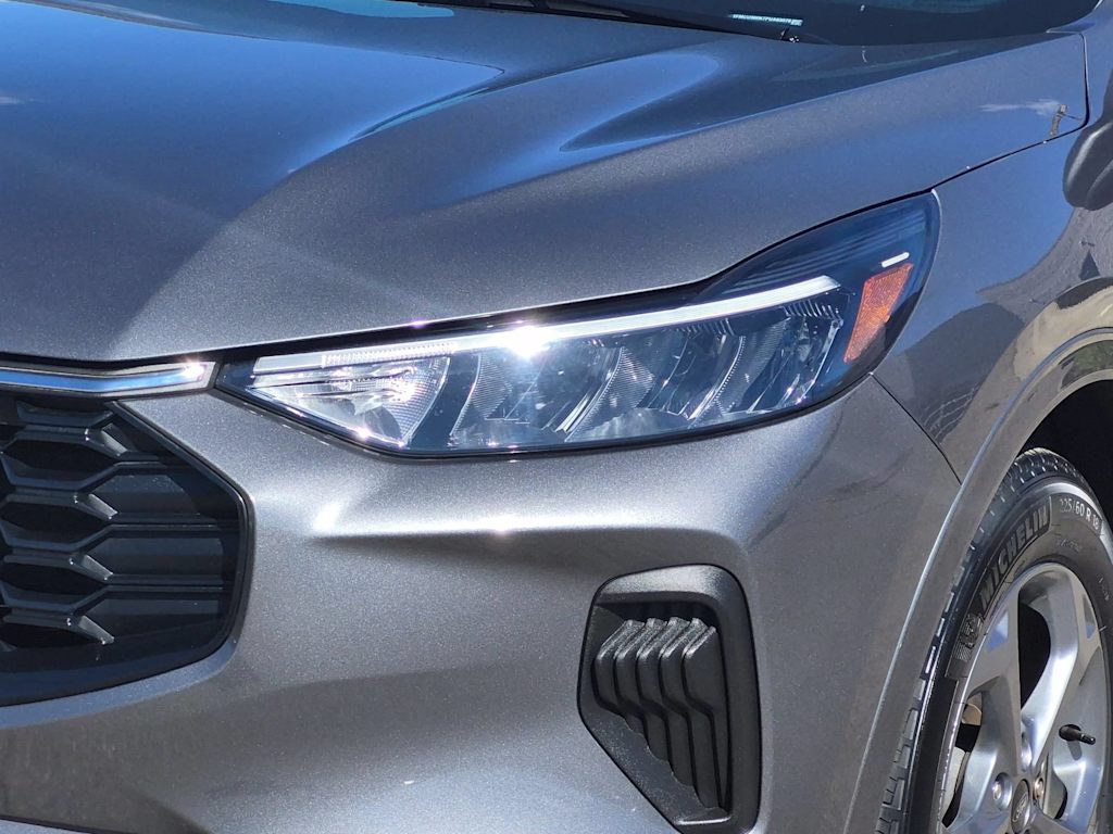 Thumbnail: 2023 Ford Escape - 23