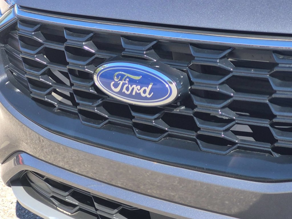 Thumbnail: 2023 Ford Escape - 7