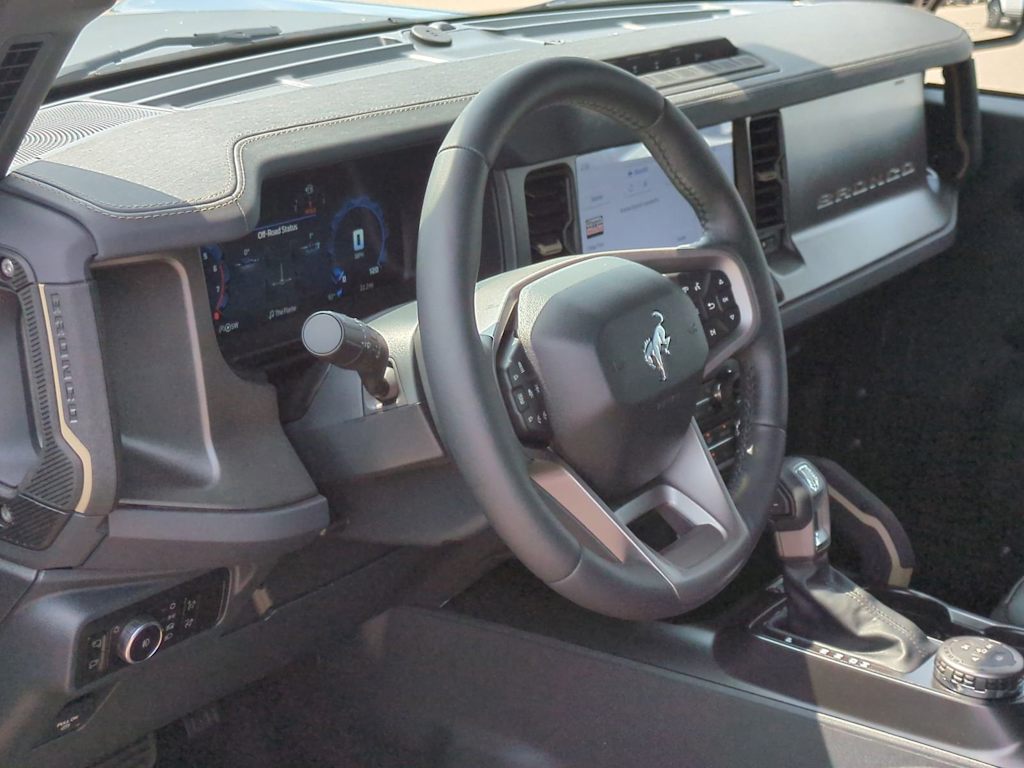 Thumbnail: 2025 Ford Bronco - 2