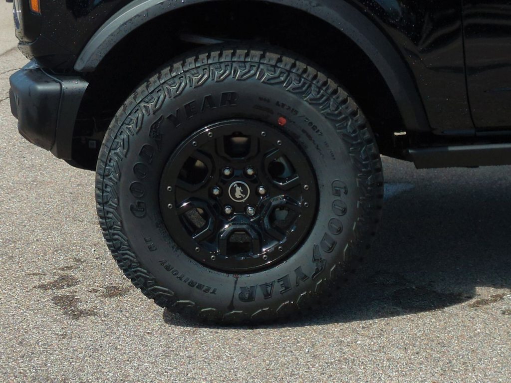 Thumbnail: 2026 Ford Bronco - 8