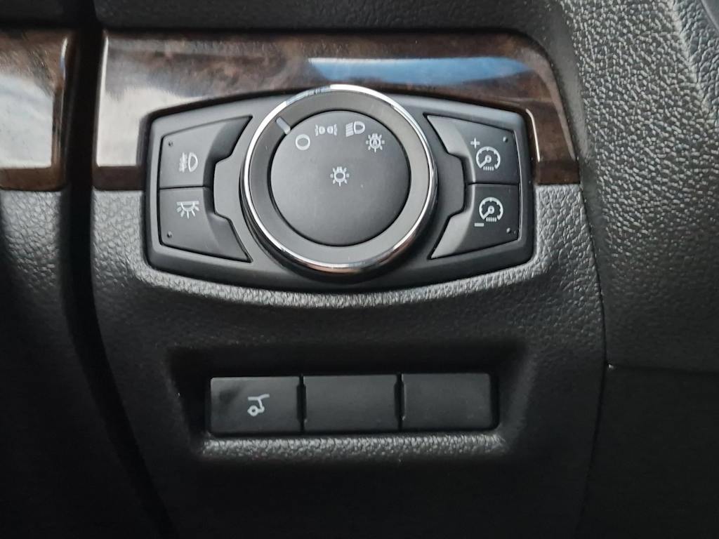 Thumbnail: 2011 Ford Explorer - 34