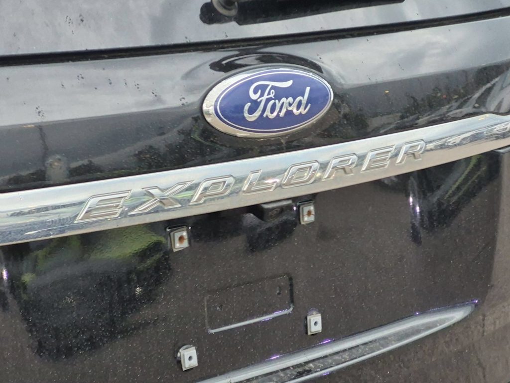 Thumbnail: 2011 Ford Explorer - 24