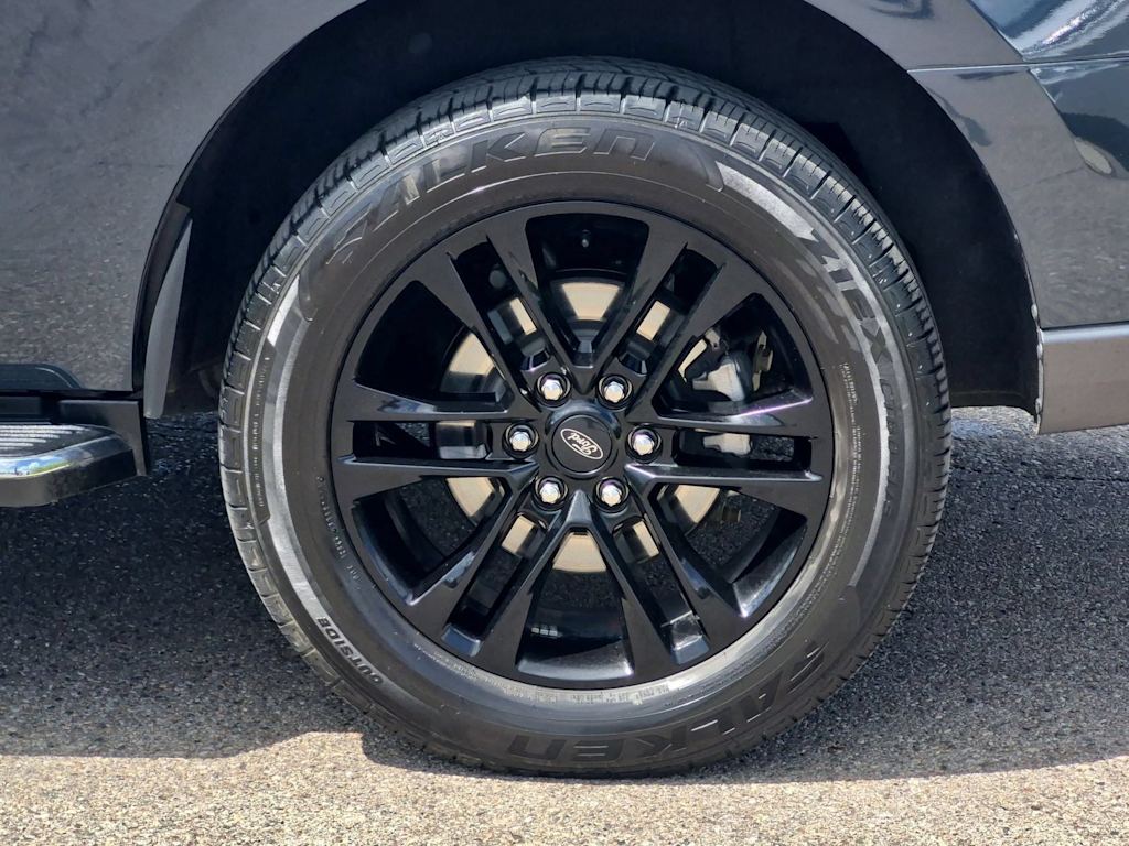 Thumbnail: 2022 Ford Expedition - 8