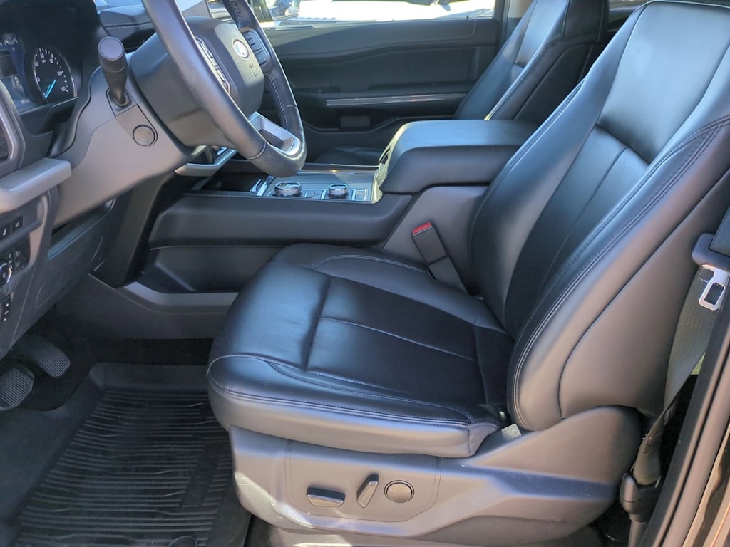 Thumbnail: 2022 Ford Expedition - 10