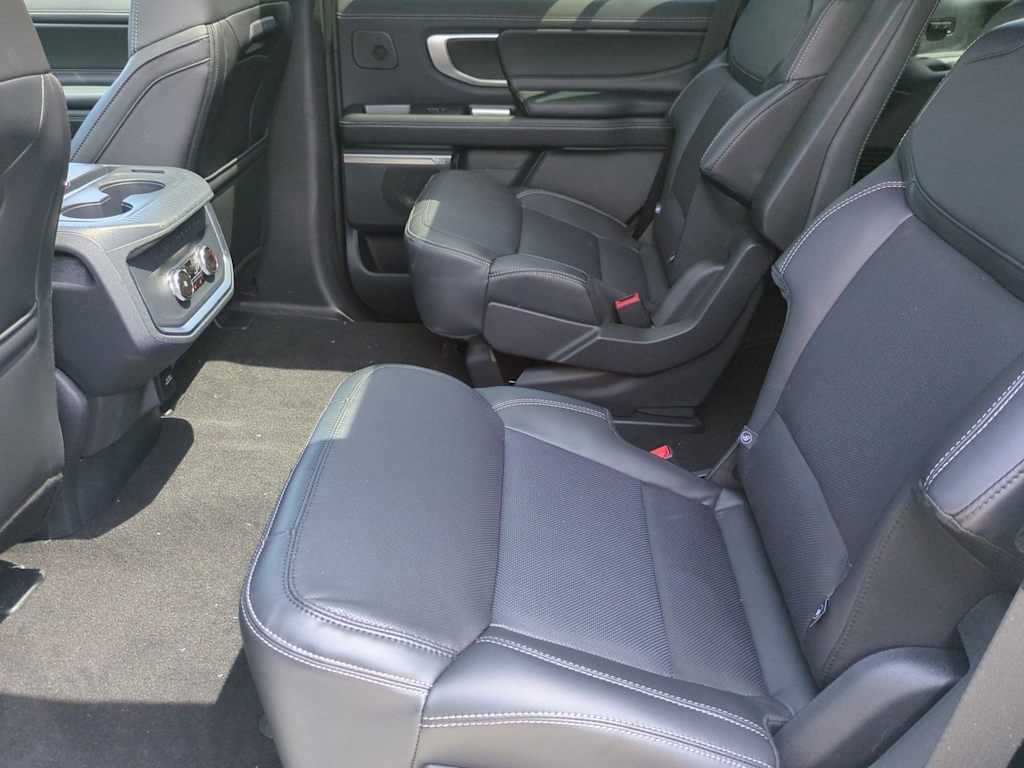 Thumbnail: 2026 Ford Expedition - 11