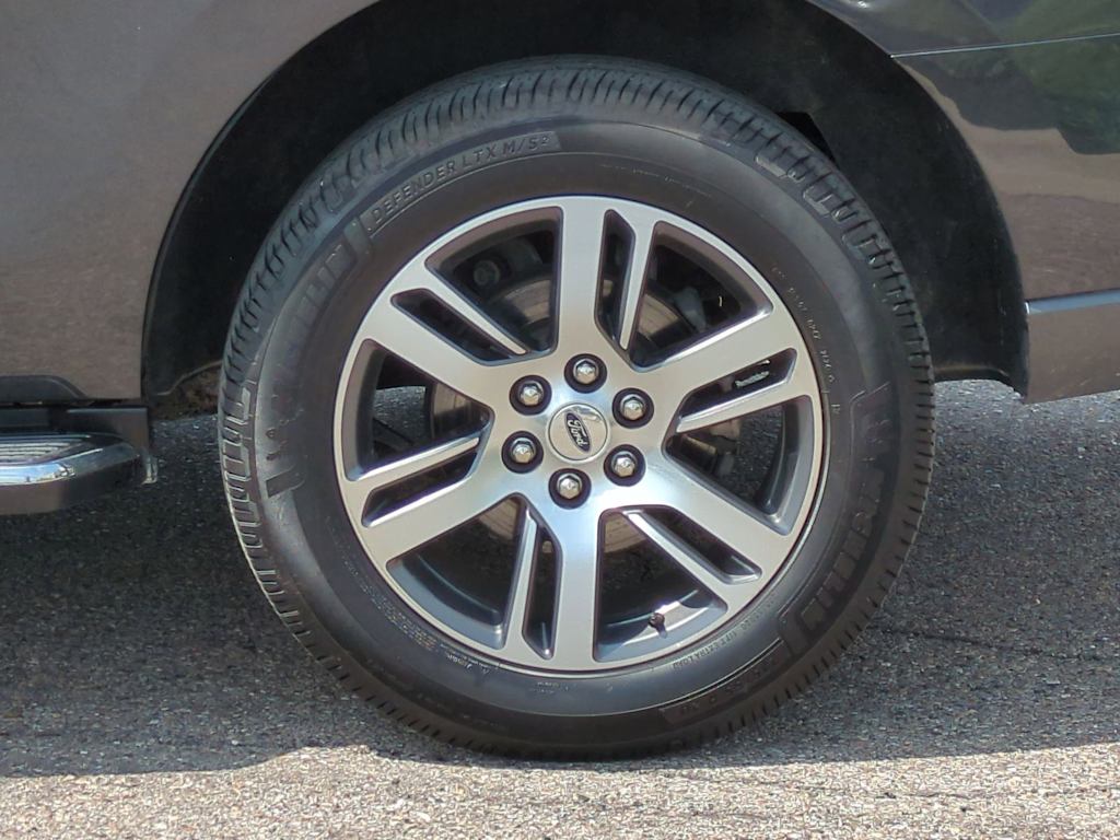 Thumbnail: 2022 Ford Expedition - 8