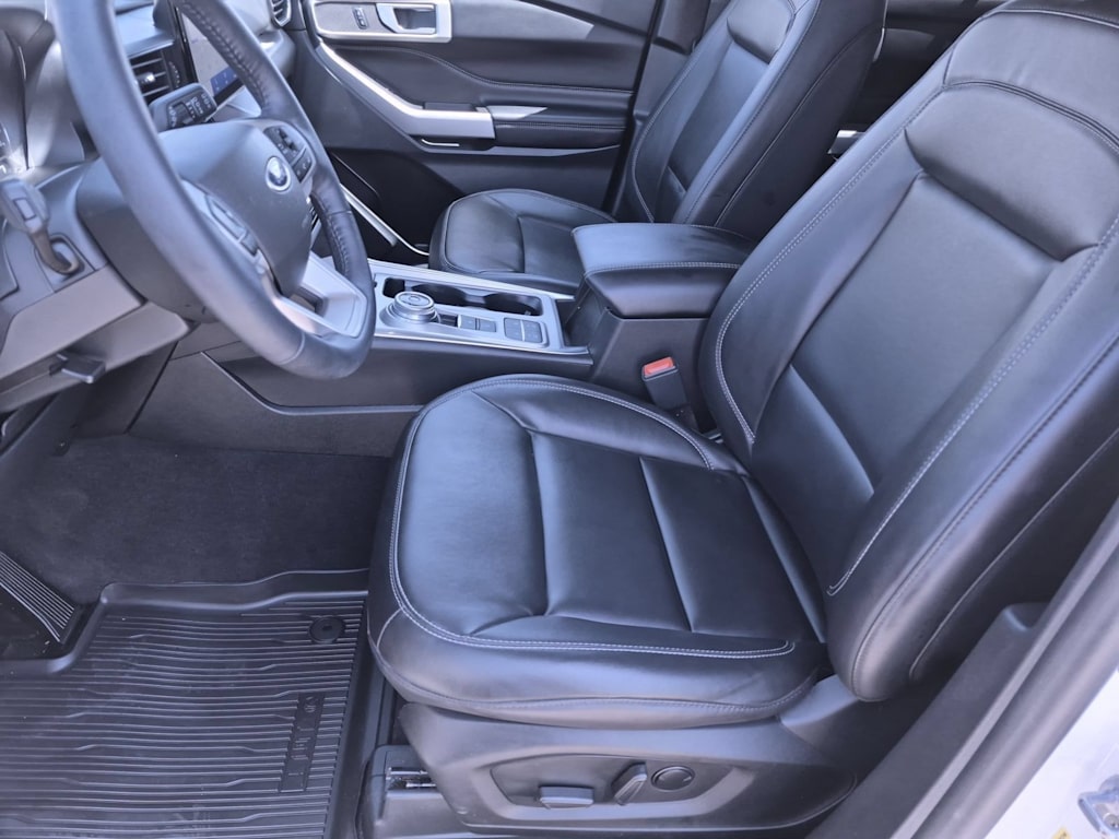 Thumbnail: 2023 Ford Explorer - 9