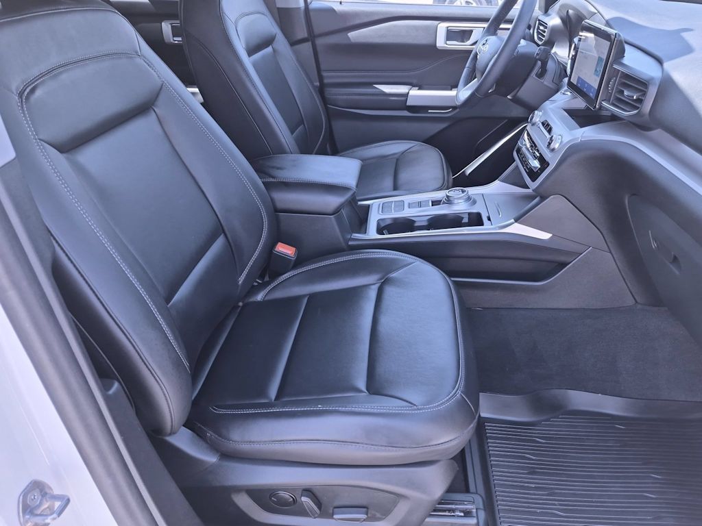 Thumbnail: 2023 Ford Explorer - 10