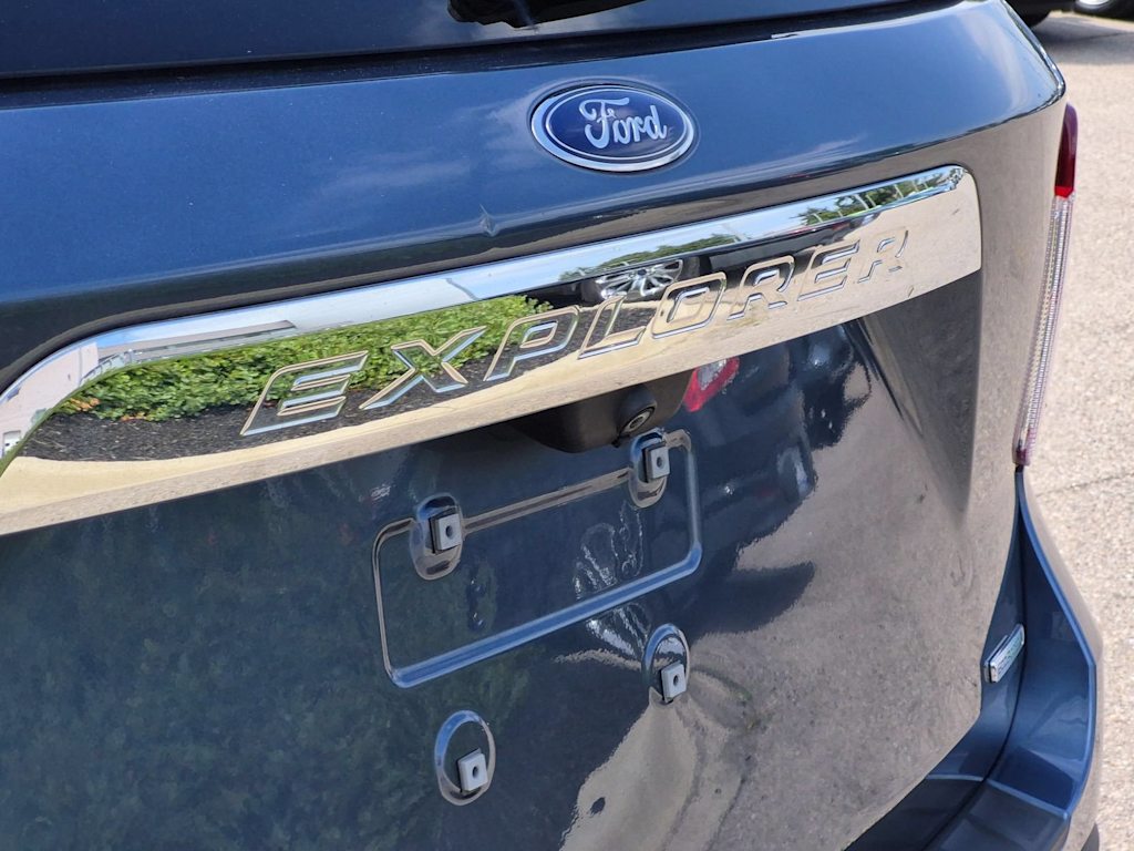 Thumbnail: 2020 Ford Explorer - 25