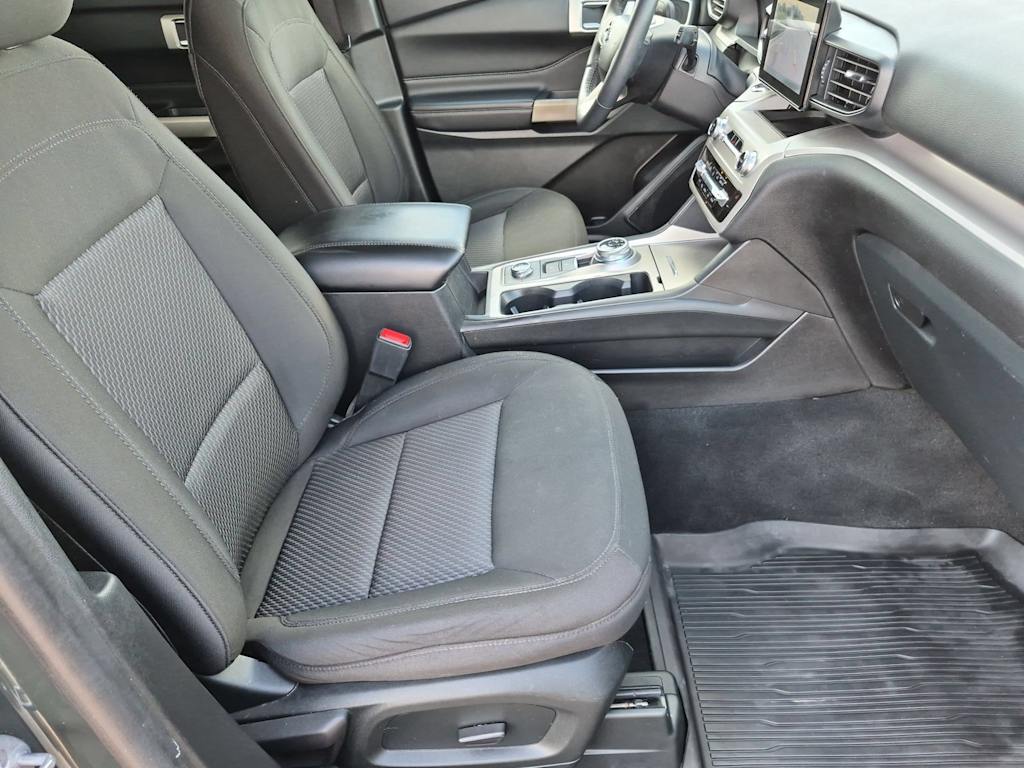 Thumbnail: 2023 Ford Explorer - 11