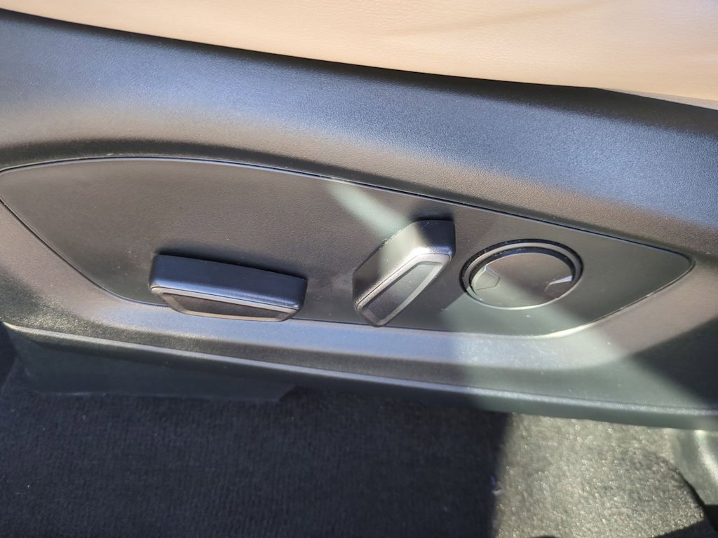 Thumbnail: 2022 Ford Explorer - 24