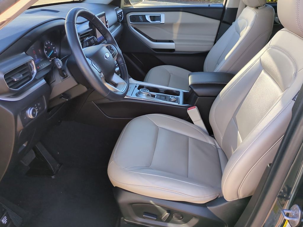 Thumbnail: 2022 Ford Explorer - 10