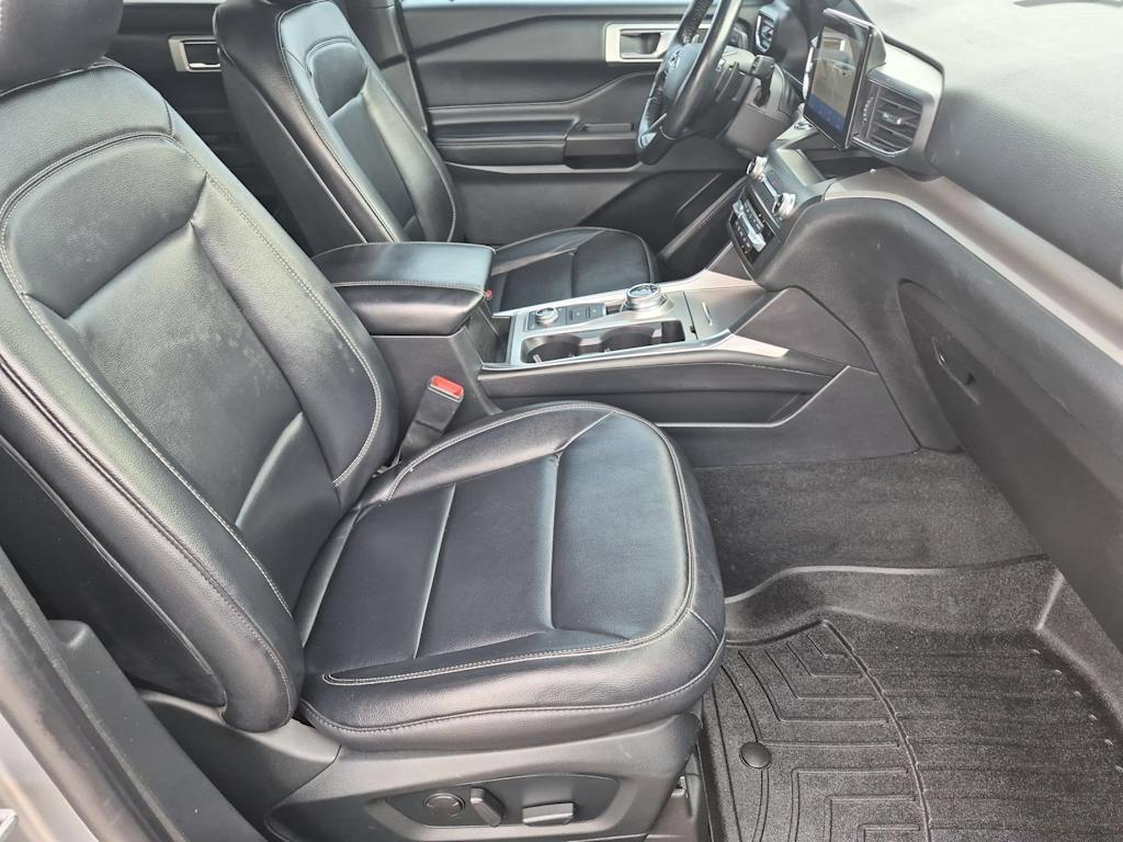 Thumbnail: 2020 Ford Explorer - 26