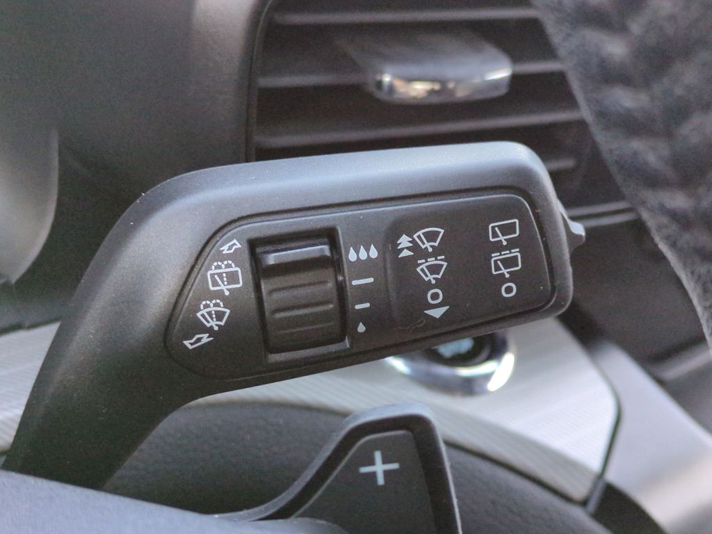 Thumbnail: 2020 Ford Explorer - 30