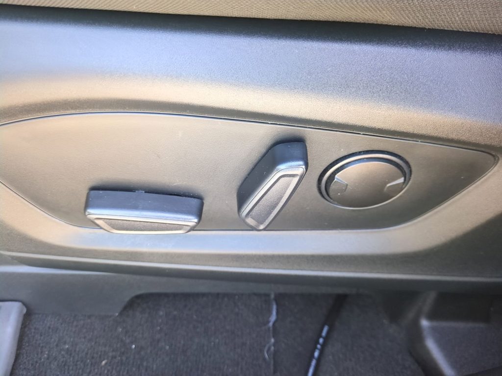 Thumbnail: 2020 Ford Explorer - 25