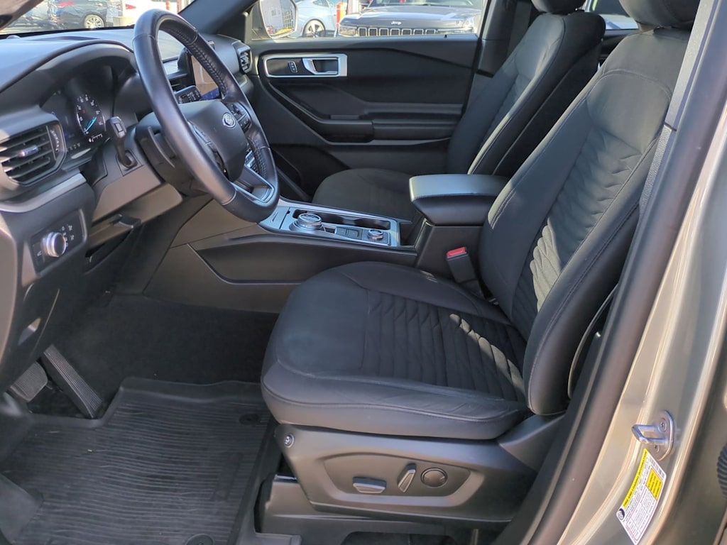 Thumbnail: 2020 Ford Explorer - 10