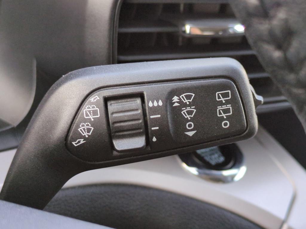 Thumbnail: 2023 Ford Explorer - 28