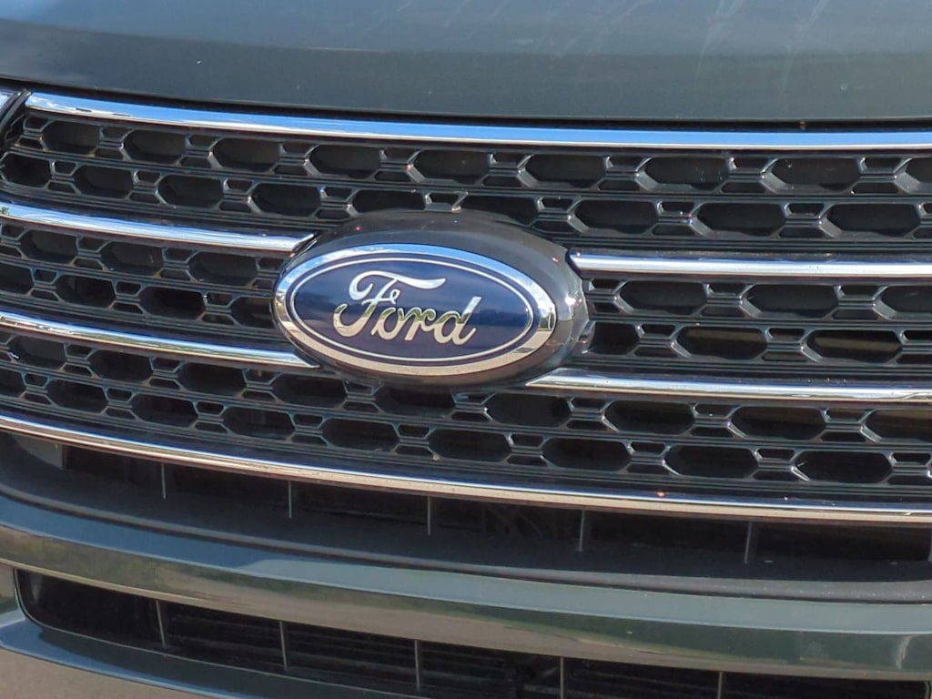 Thumbnail: 2023 Ford Explorer - 7