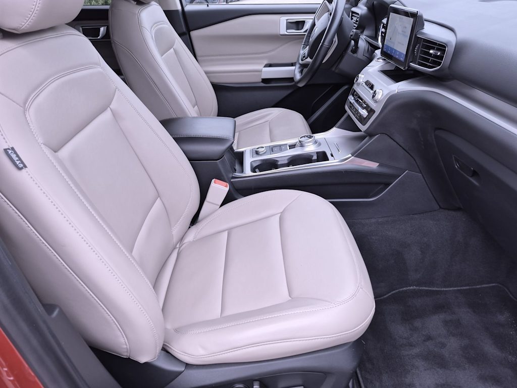 Thumbnail: 2021 Ford Explorer - 25