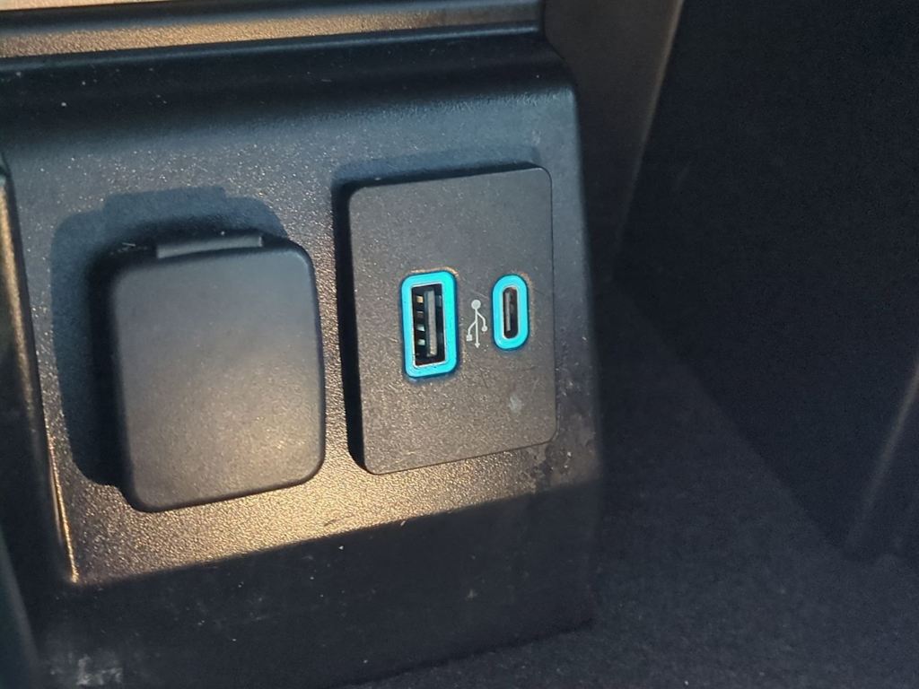 Thumbnail: 2022 Ford Explorer - 35