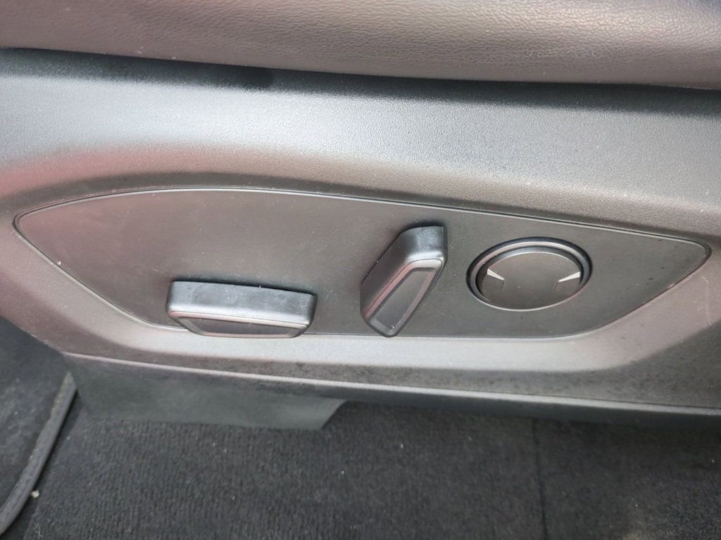 Thumbnail: 2021 Ford Explorer - 25