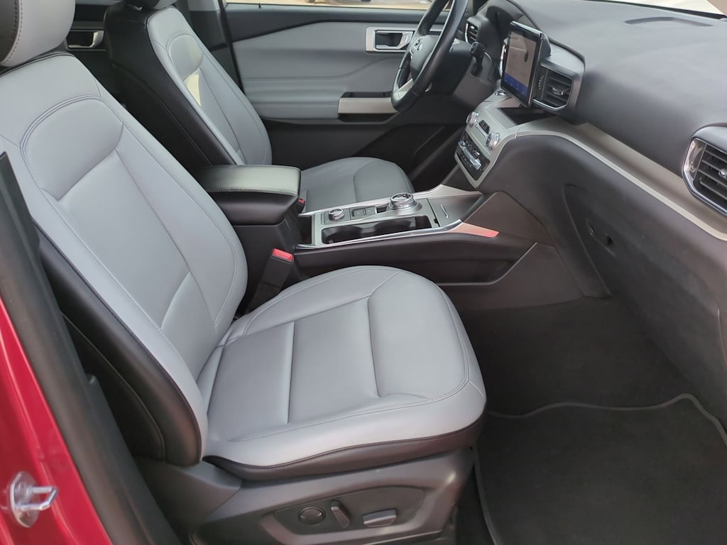 Thumbnail: 2021 Ford Explorer - 11