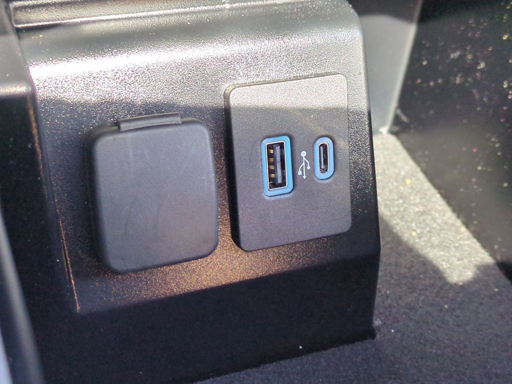 Thumbnail: 2023 Ford Explorer - 36