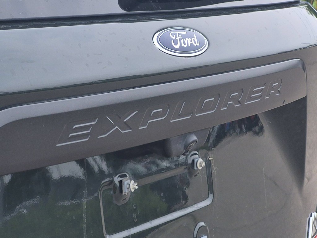 Thumbnail: 2022 Ford Explorer - 25