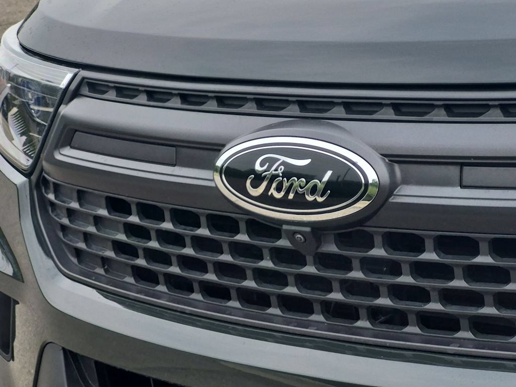 Thumbnail: 2022 Ford Explorer - 7