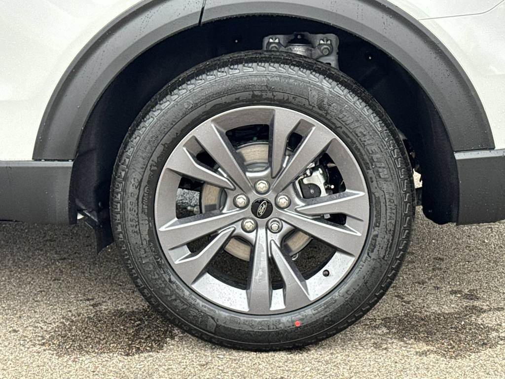 Thumbnail: 2026 Ford Explorer - 8