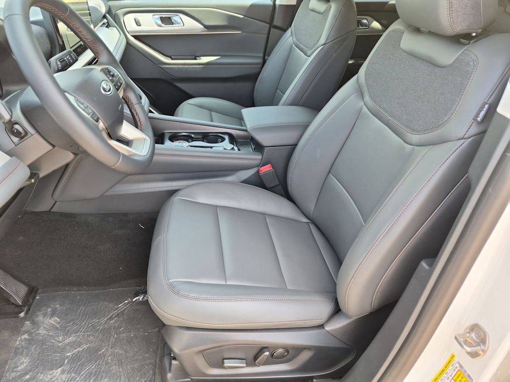 Thumbnail: 2026 Ford Explorer - 10