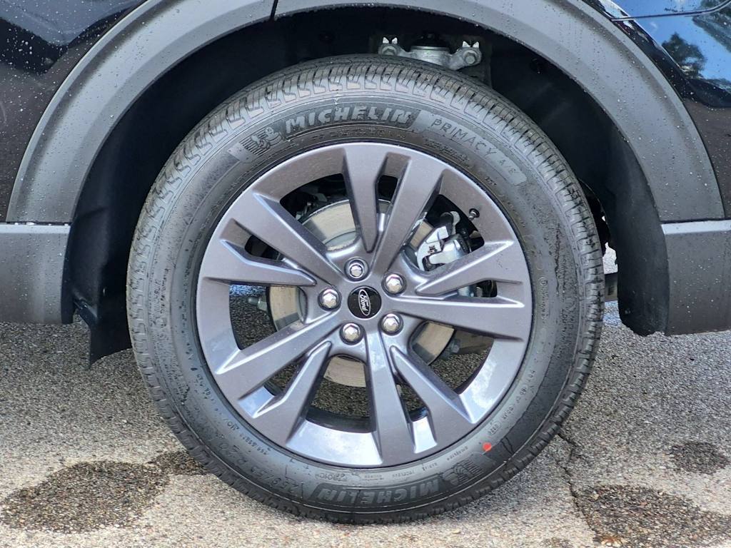 Thumbnail: 2026 Ford Explorer - 8