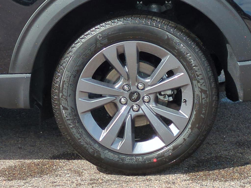 Thumbnail: 2026 Ford Explorer - 8