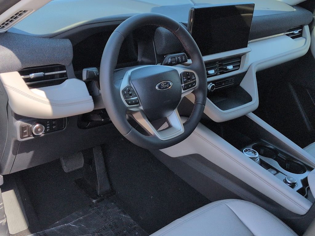 Thumbnail: 2026 Ford Explorer - 2