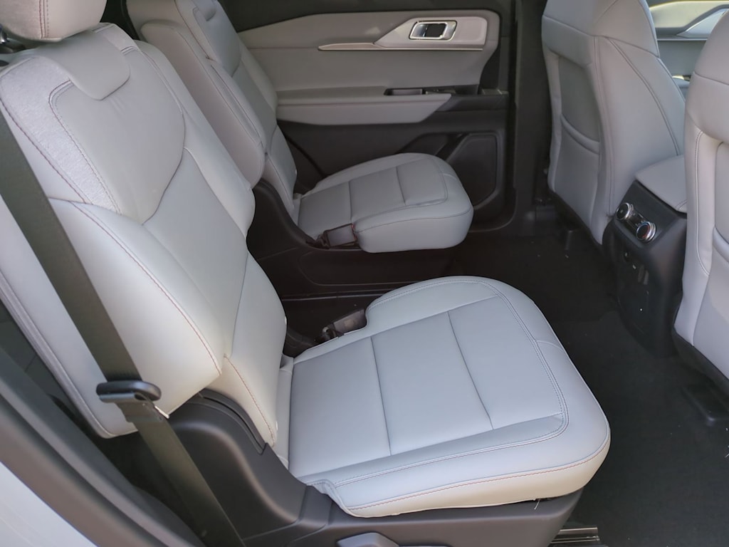 Thumbnail: 2026 Ford Explorer - 8