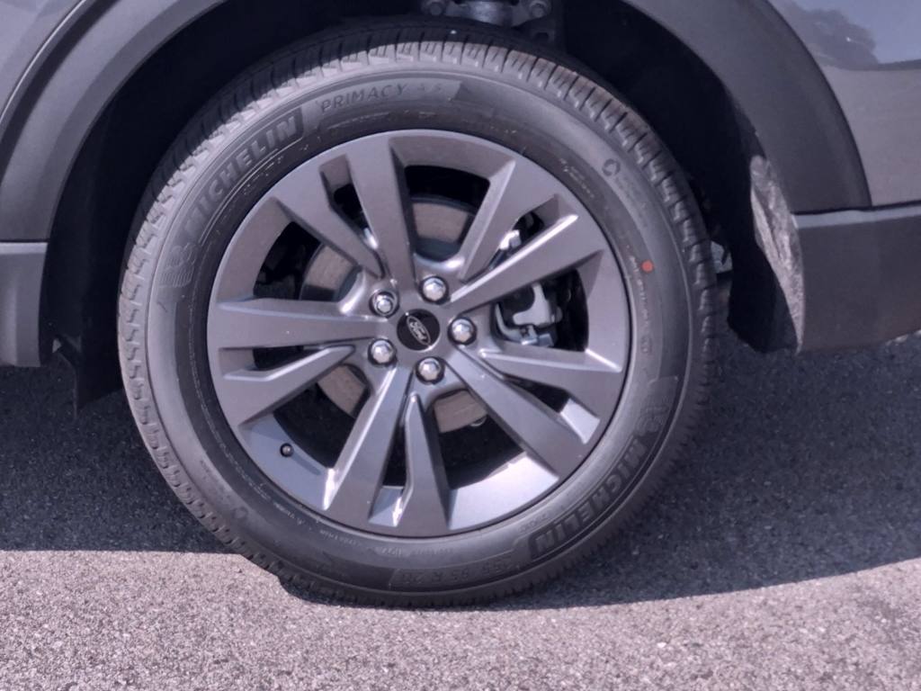 Thumbnail: 2026 Ford Explorer - 8